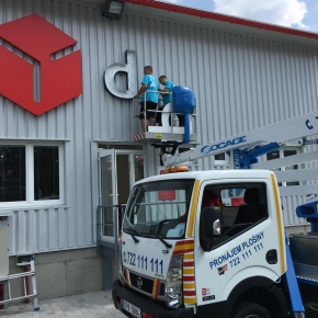 světelná reklama plzeň-refinhome.cz